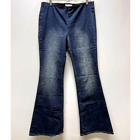 NEW Jessica Simpson Flared Jeans sz 31 - Picture 1 of 2